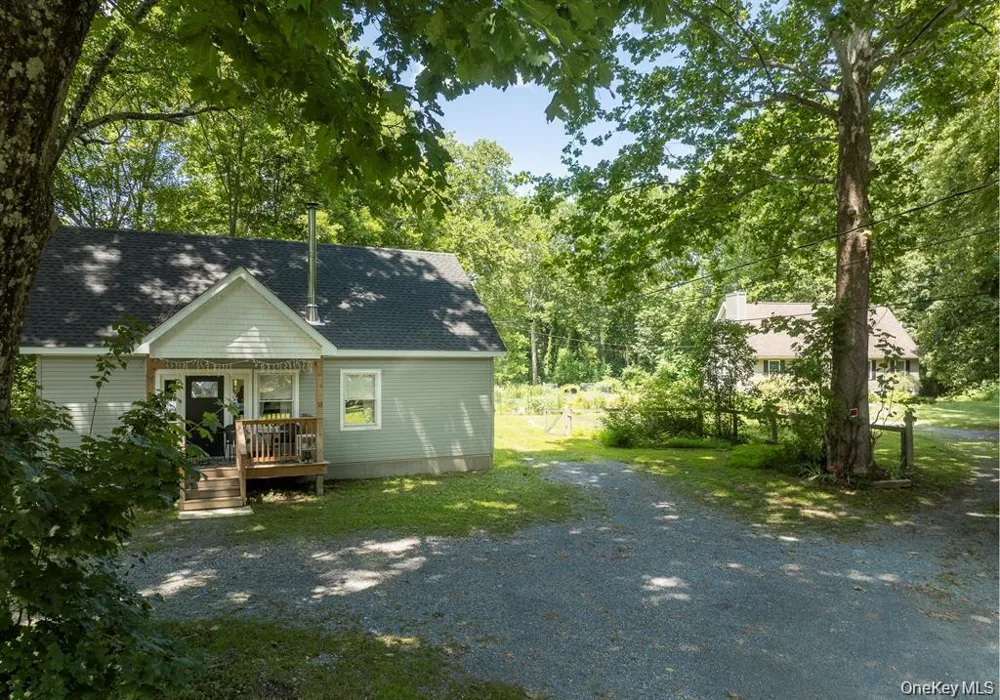 13-14 Creekside Place Pleasant Valley, NY 12569