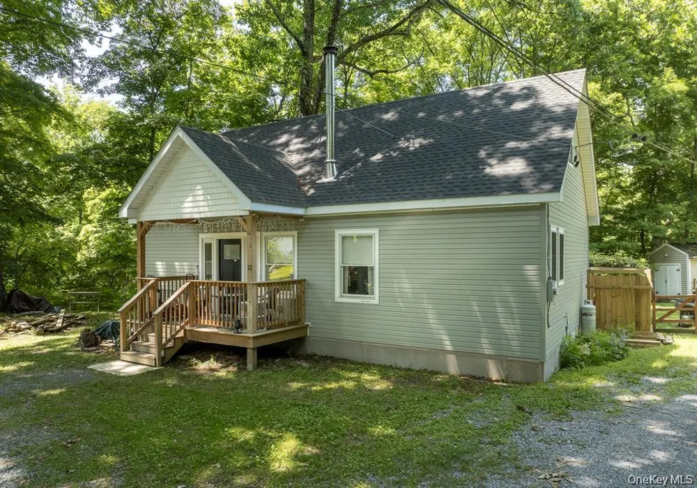 13-14 Creekside Place Pleasant Valley, NY 12569
