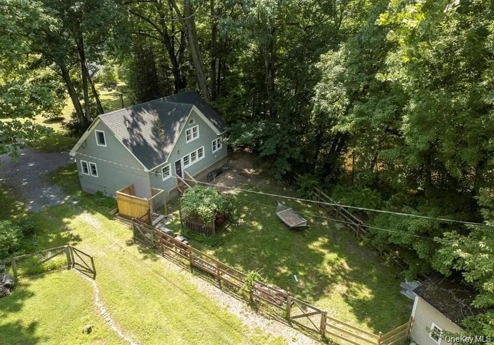 13-14 Creekside Place Pleasant Valley, NY 12569