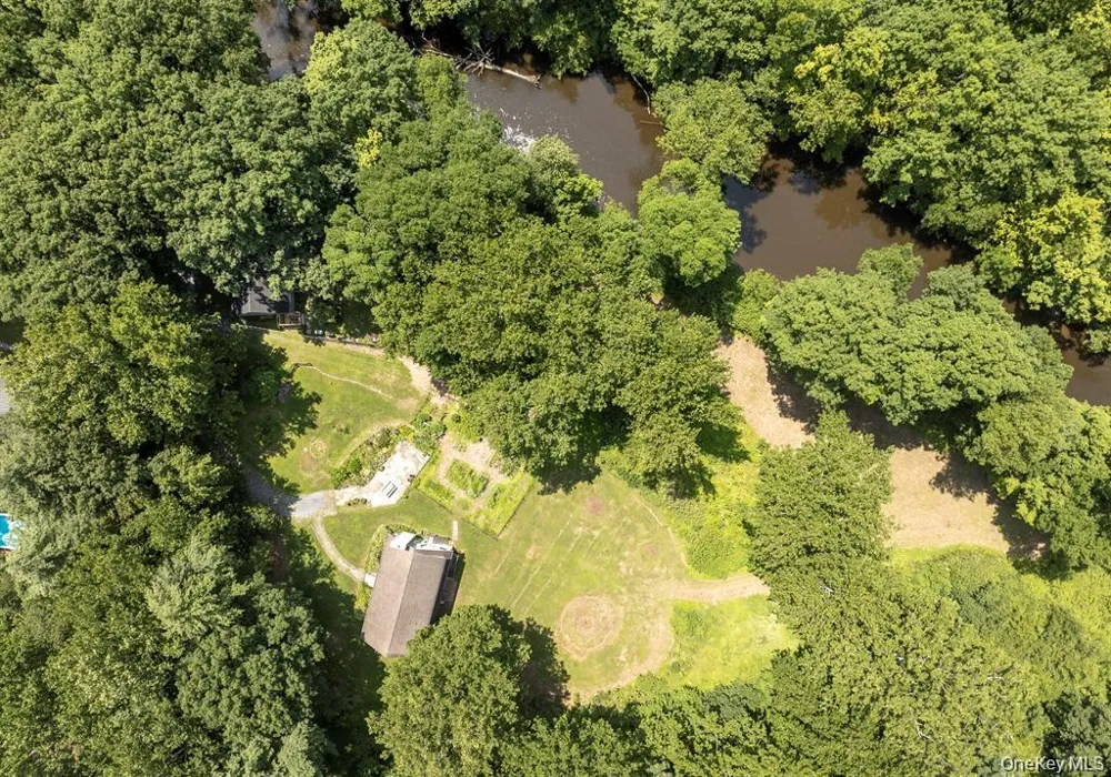 13-14 Creekside Place Pleasant Valley, NY 12569