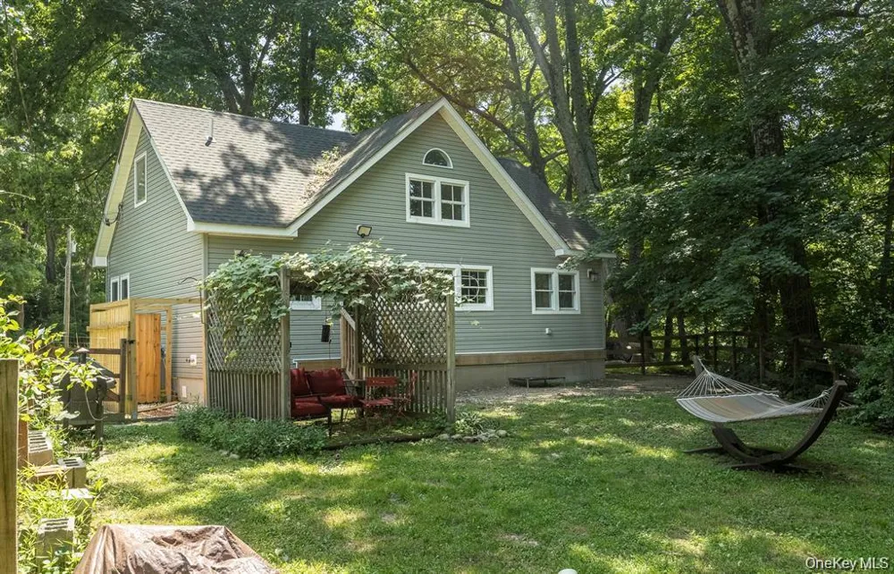 13-14 Creekside Place Pleasant Valley, NY 12569
