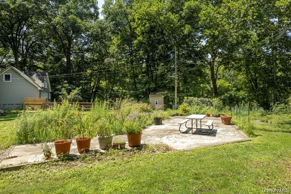 13-14 Creekside Place Pleasant Valley, NY 12569