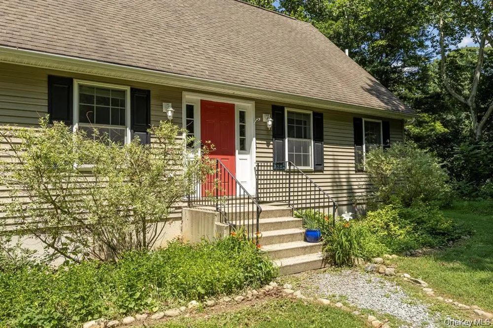 13-14 Creekside Place Pleasant Valley, NY 12569
