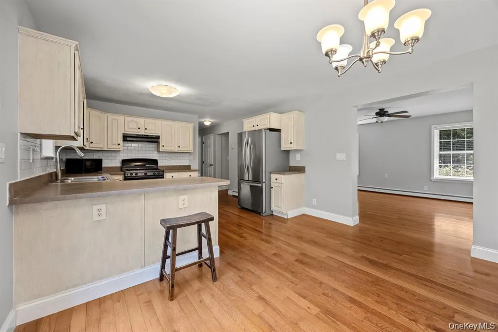 13-14 Creekside Place Pleasant Valley, NY 12569