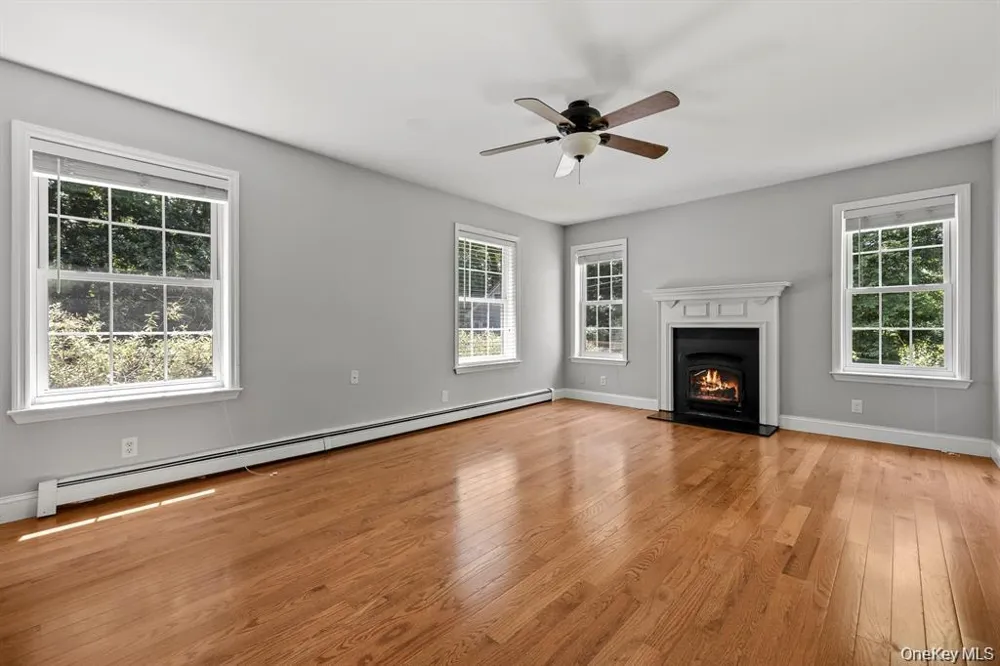 13-14 Creekside Place Pleasant Valley, NY 12569