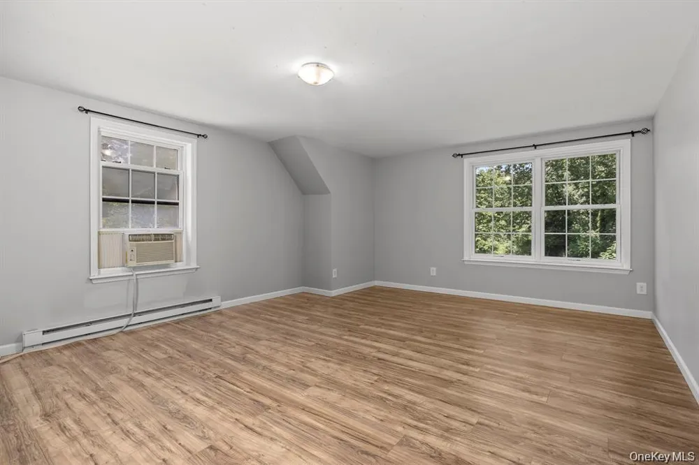13-14 Creekside Place Pleasant Valley, NY 12569