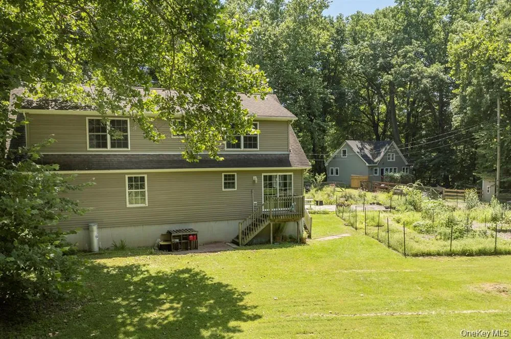 13-14 Creekside Place Pleasant Valley, NY 12569