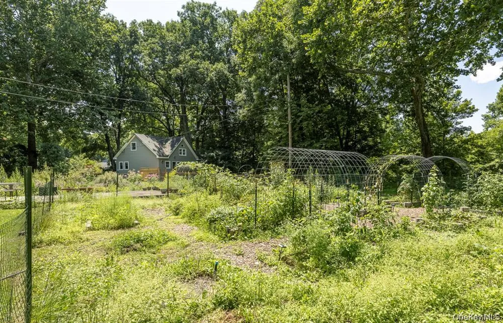 13-14 Creekside Place Pleasant Valley, NY 12569
