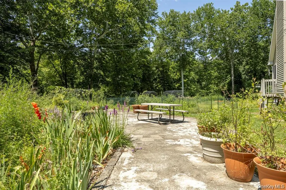 13-14 Creekside Place Pleasant Valley, NY 12569