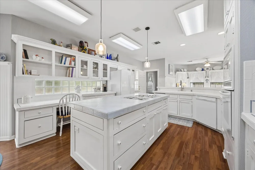 2415 Green Tee Drive Pearland, TX 77581