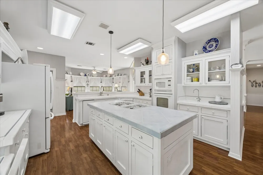 2415 Green Tee Drive Pearland, TX 77581