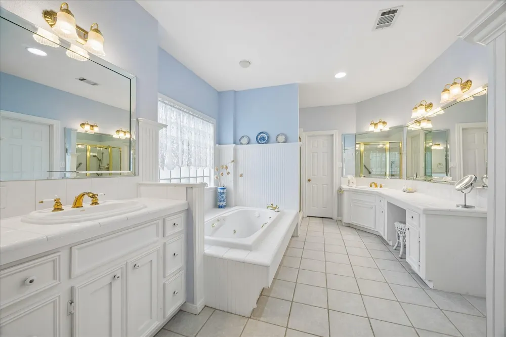 2415 Green Tee Drive Pearland, TX 77581