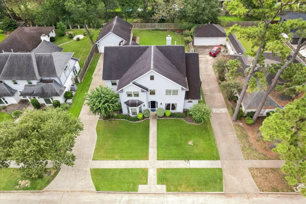 2415 Green Tee Drive Pearland, TX 77581