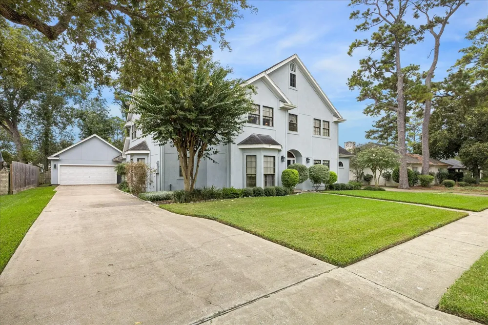 2415 Green Tee Drive Pearland, TX 77581
