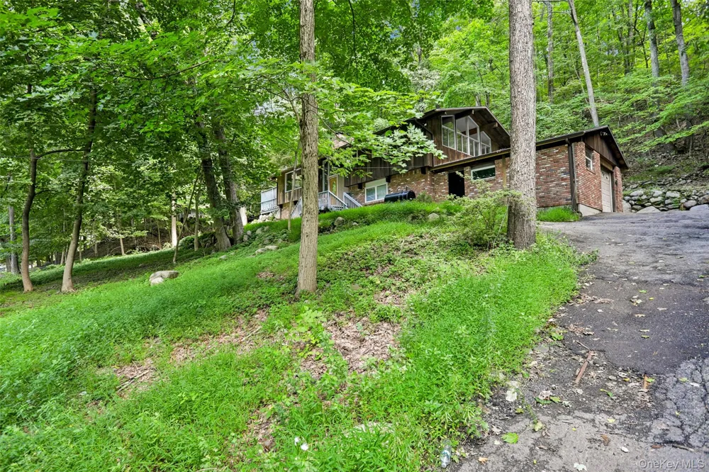 951 Haverstraw Road Suffern, NY 10901