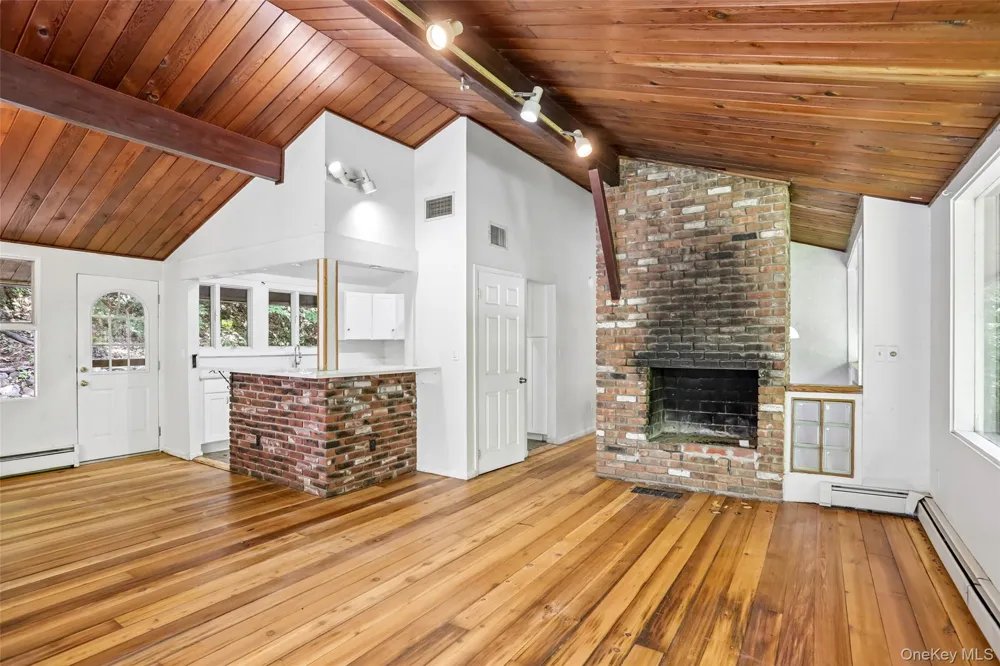 951 Haverstraw Road Suffern, NY 10901