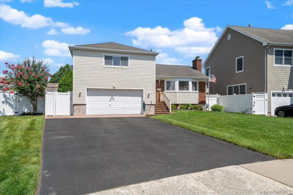 26 Margaret Road Massapequa, NY 11758