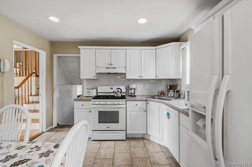 26 Margaret Road Massapequa, NY 11758