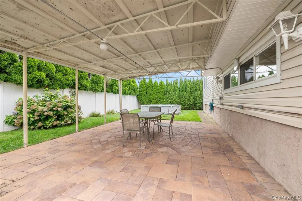 26 Margaret Road Massapequa, NY 11758