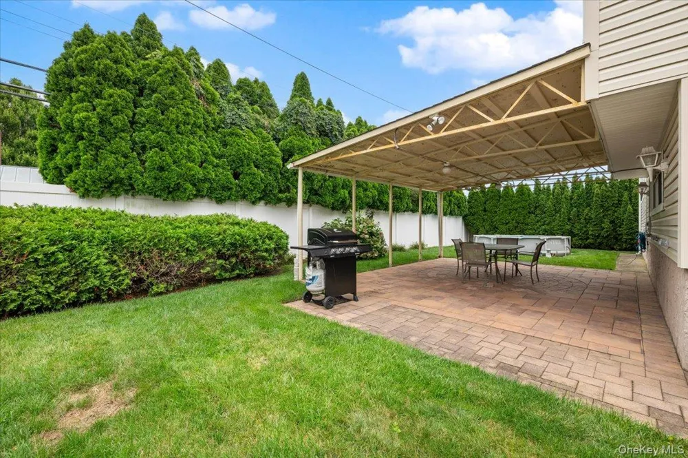 26 Margaret Road Massapequa, NY 11758