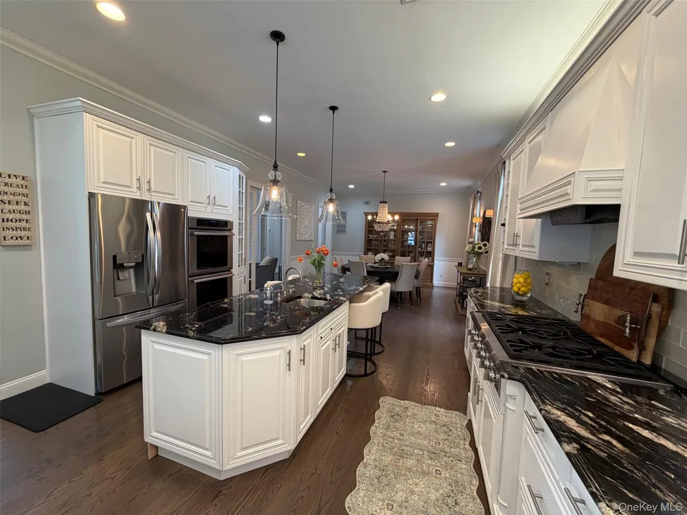 59 Meadowbrook Road Syosset, NY 11791