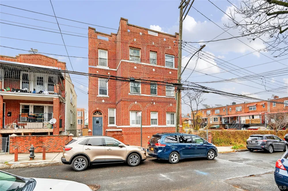 759 E 221st Street Bronx, NY 10467