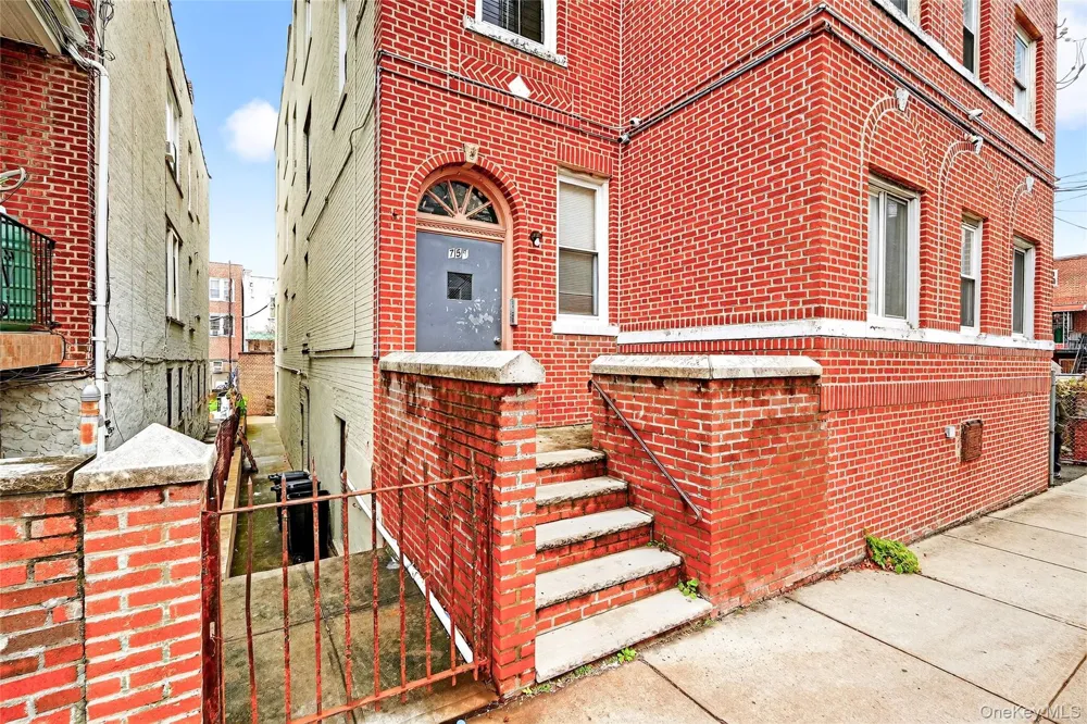 759 E 221st Street Bronx, NY 10467