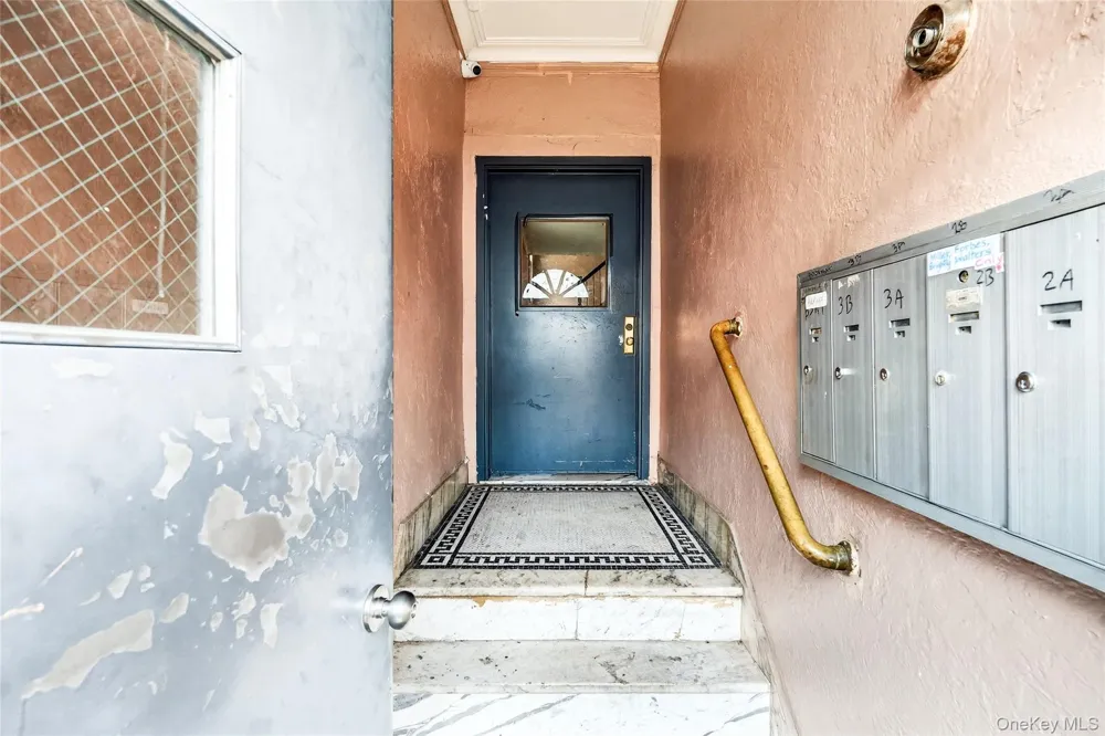 759 E 221st Street Bronx, NY 10467