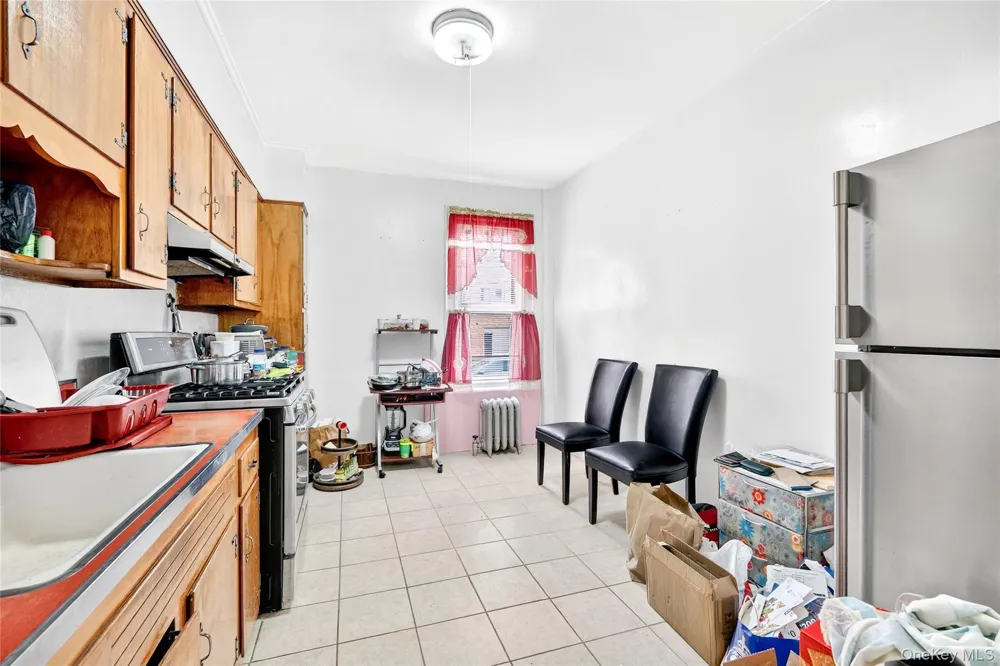 759 E 221st Street Bronx, NY 10467