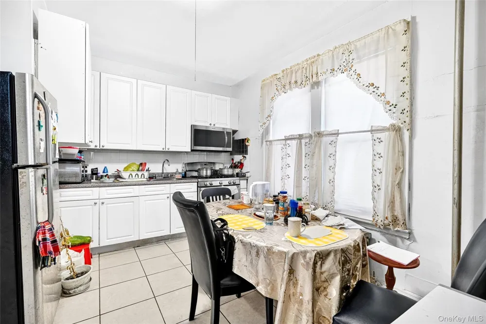 759 E 221st Street Bronx, NY 10467