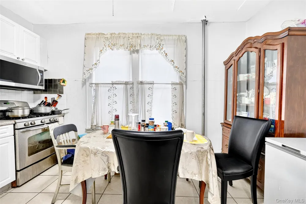759 E 221st Street Bronx, NY 10467
