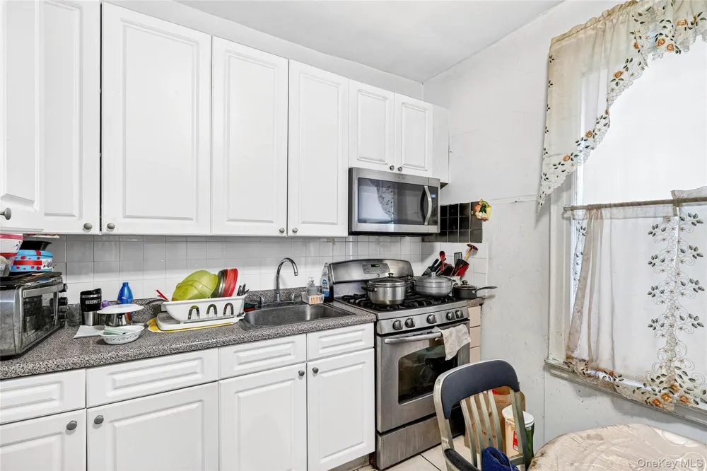 759 E 221st Street Bronx, NY 10467