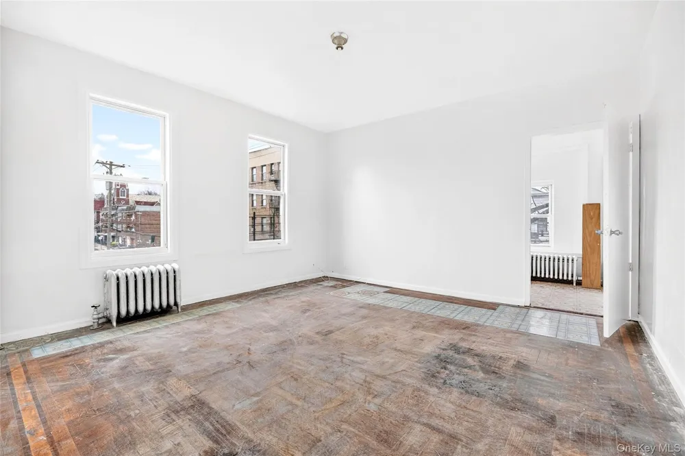 759 E 221st Street Bronx, NY 10467