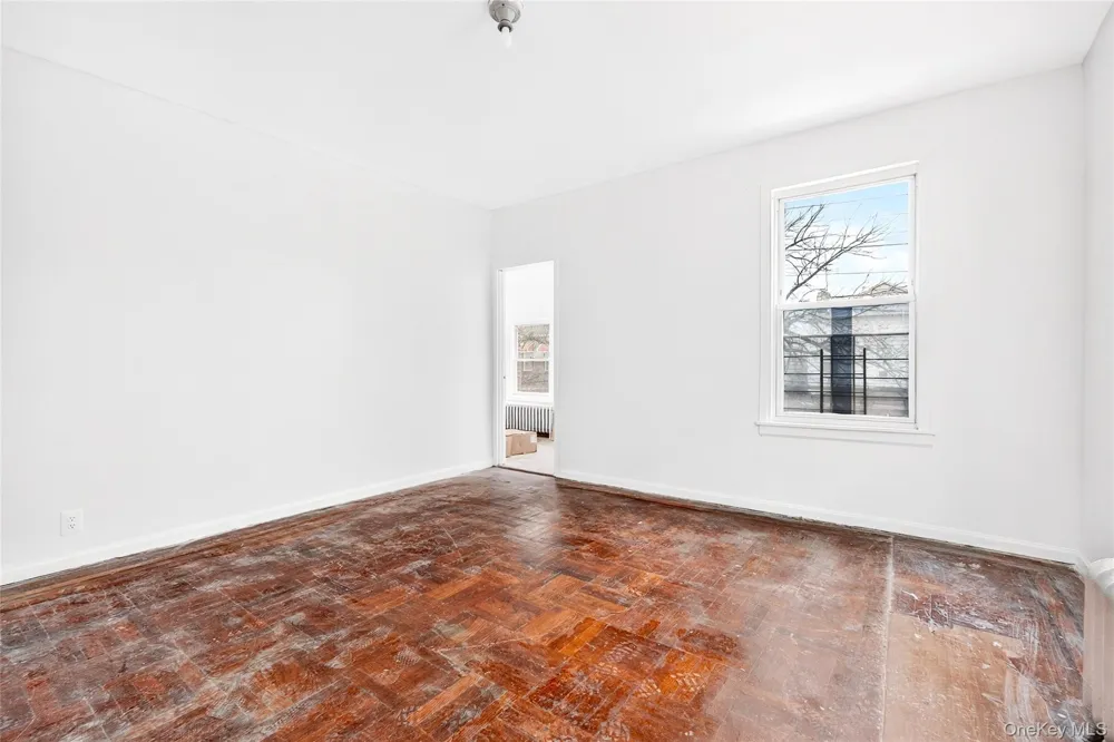 759 E 221st Street Bronx, NY 10467