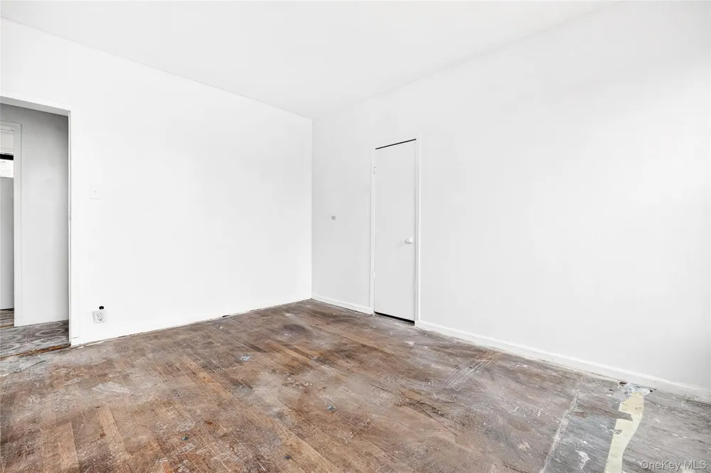 759 E 221st Street Bronx, NY 10467