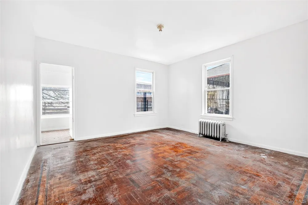 759 E 221st Street Bronx, NY 10467