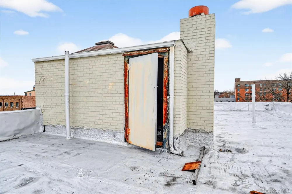 759 E 221st Street Bronx, NY 10467