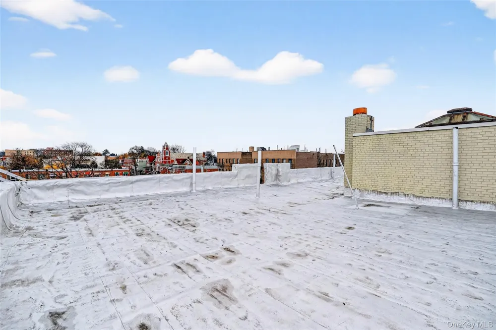 759 E 221st Street Bronx, NY 10467