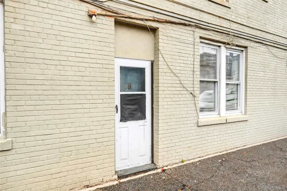 759 E 221st Street Bronx, NY 10467