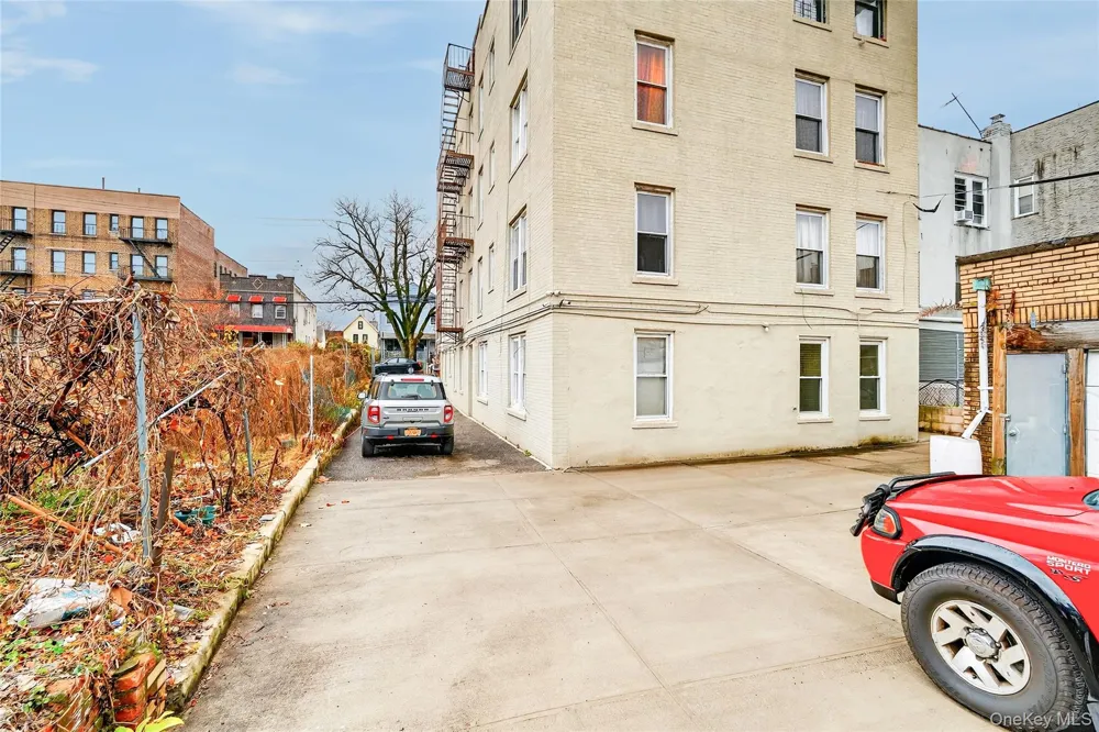 759 E 221st Street Bronx, NY 10467