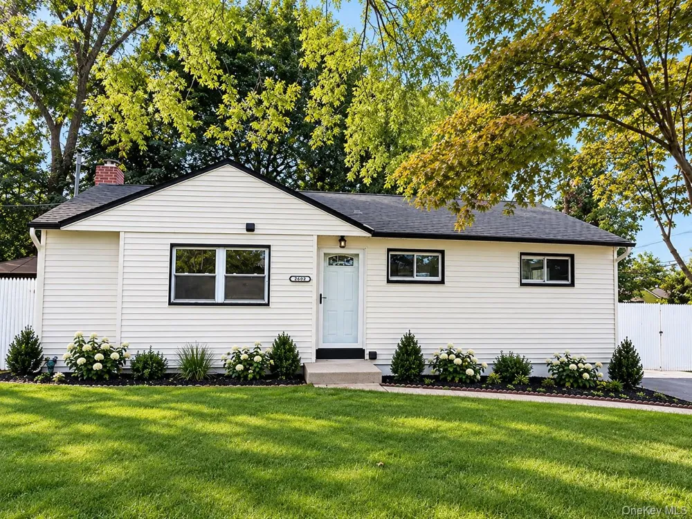 2602 Knickerbocker Avenue Medford, NY 11763