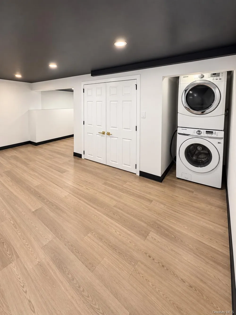 2602 Knickerbocker Avenue Medford, NY 11763