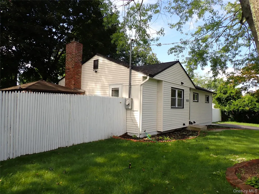 2602 Knickerbocker Avenue Medford, NY 11763