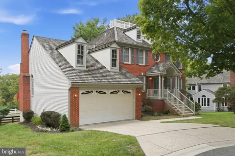 5 STATIONHOUSE COURT