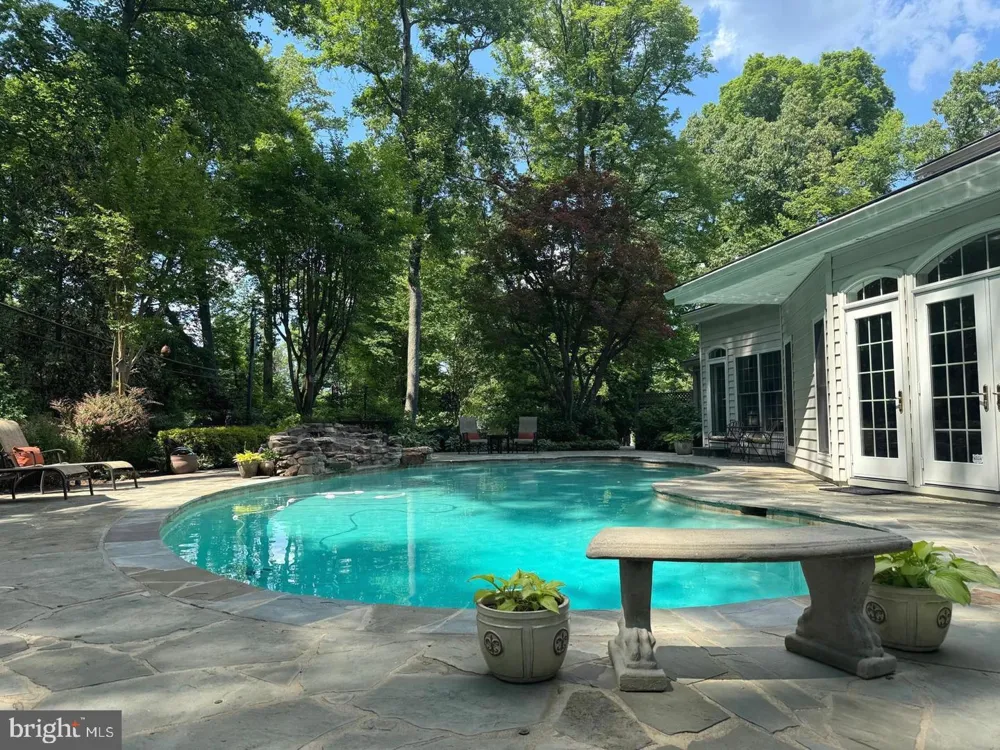 304 CHESAPEAKE DRIVE Great Falls, VA 22066