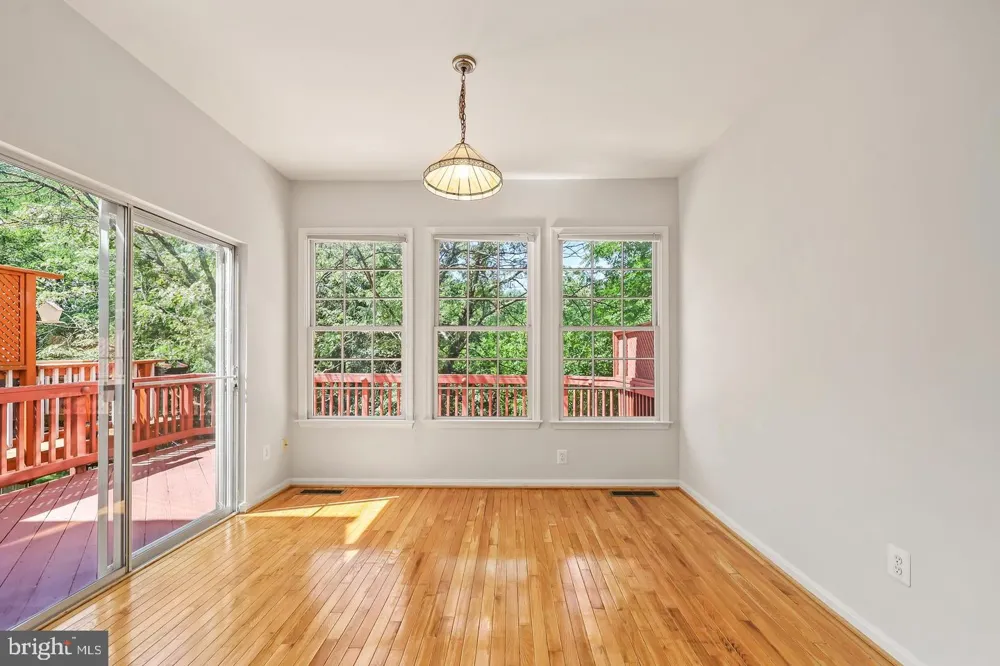 20951 CHEROKEE TERRACE Sterling, VA 20165