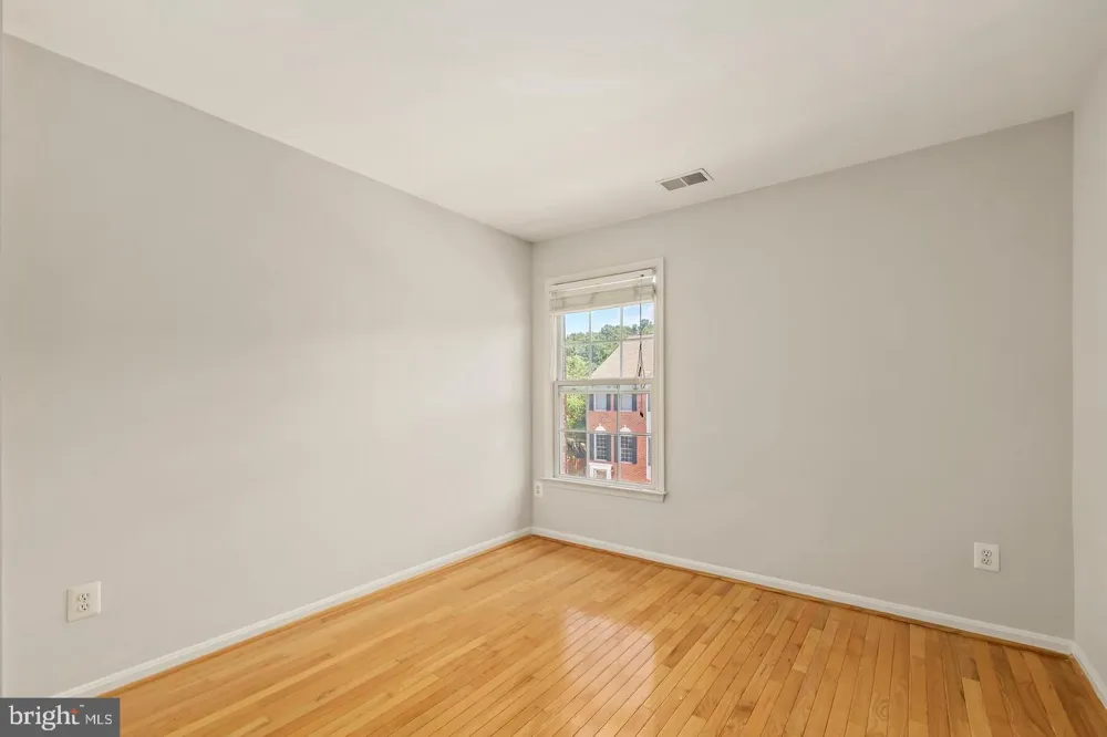 20951 CHEROKEE TERRACE Sterling, VA 20165
