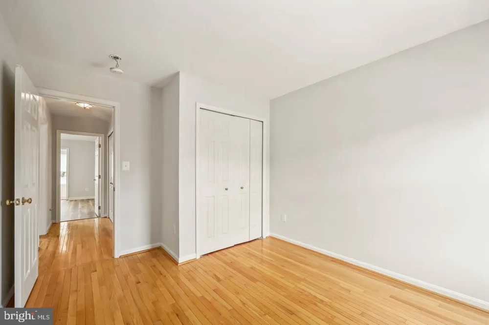 20951 CHEROKEE TERRACE Sterling, VA 20165