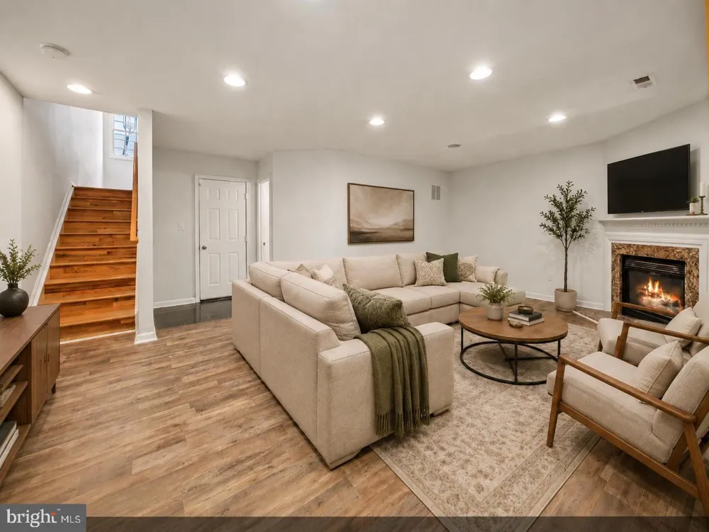 20951 CHEROKEE TERRACE Sterling, VA 20165