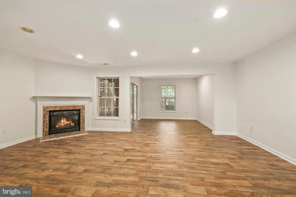 20951 CHEROKEE TERRACE Sterling, VA 20165